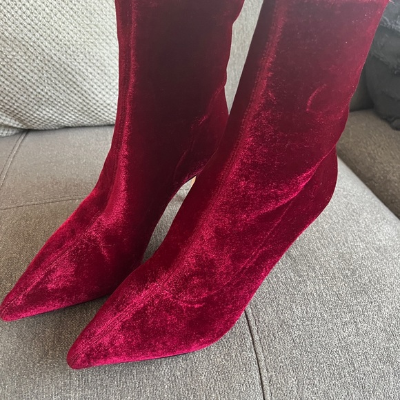 BLACK SUEDE STUDIO VELVET ANKLE BOOTS SIZE 9- burgundy-style name -CHARLIE - Picture 5 of 9
